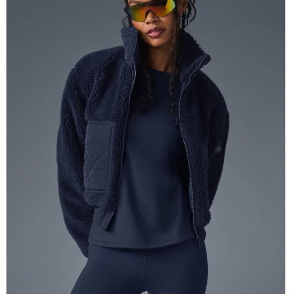 NWT Alo yoga sherpa edge bomber